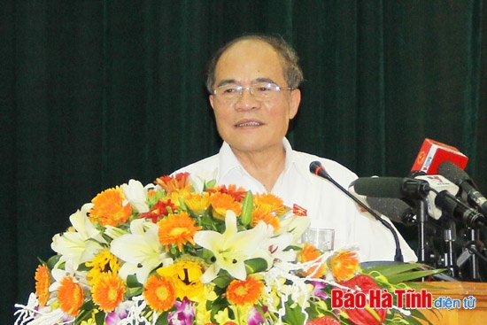 ປະທານສະພາແຫ່ງຊາດຫງວຽນຊິງຮຸ່ງພົບປະກັນຜູ້ມີສິດເລືອກຕັ້ງຮ່າຕິງ